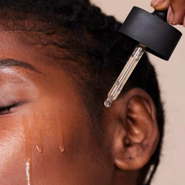 The Alpha-Arbutin 2 Discoloration Care Serum - Image 5